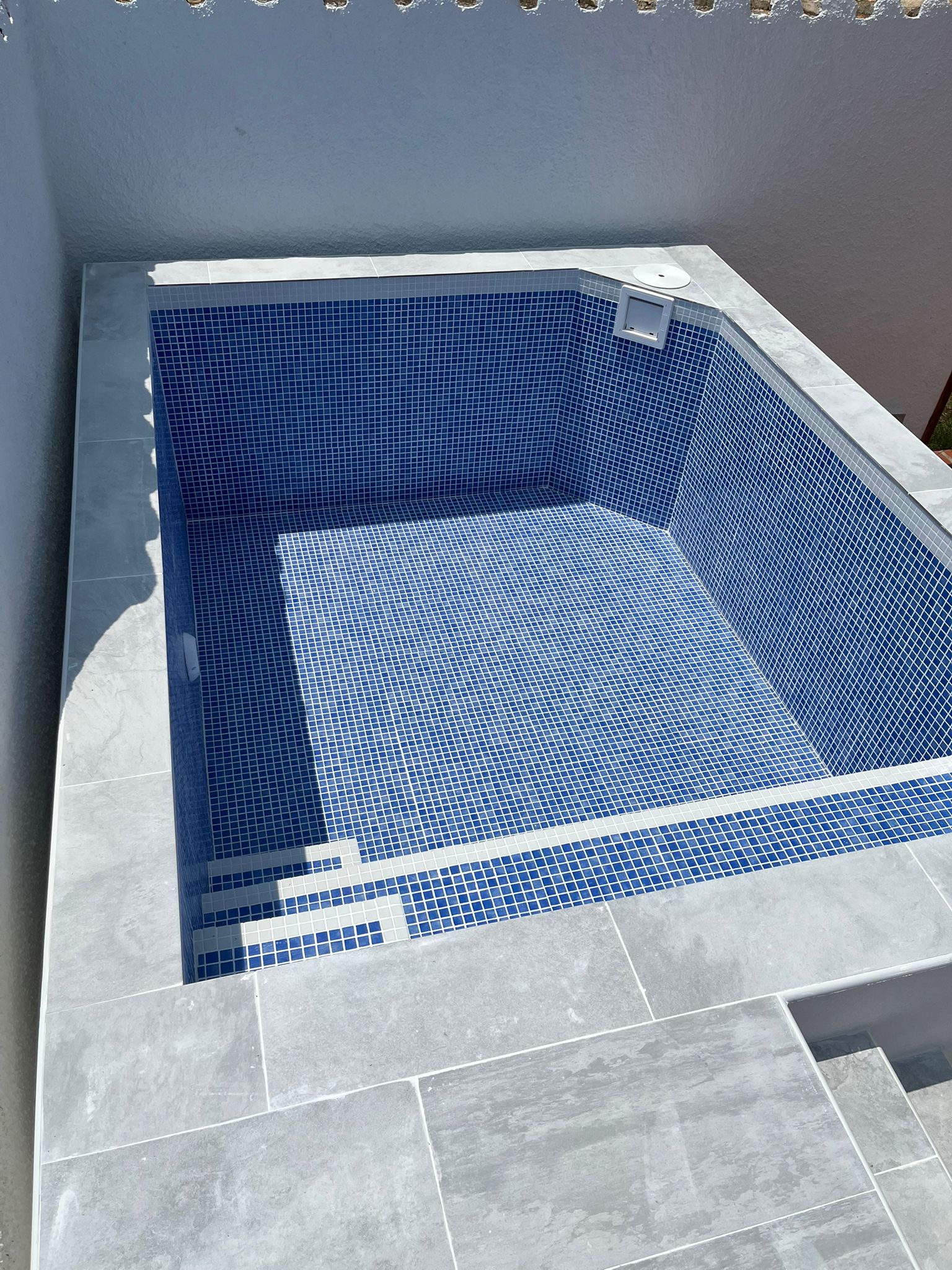 Piscina totalmente instalada 2 horas después - Serenity Jávea
